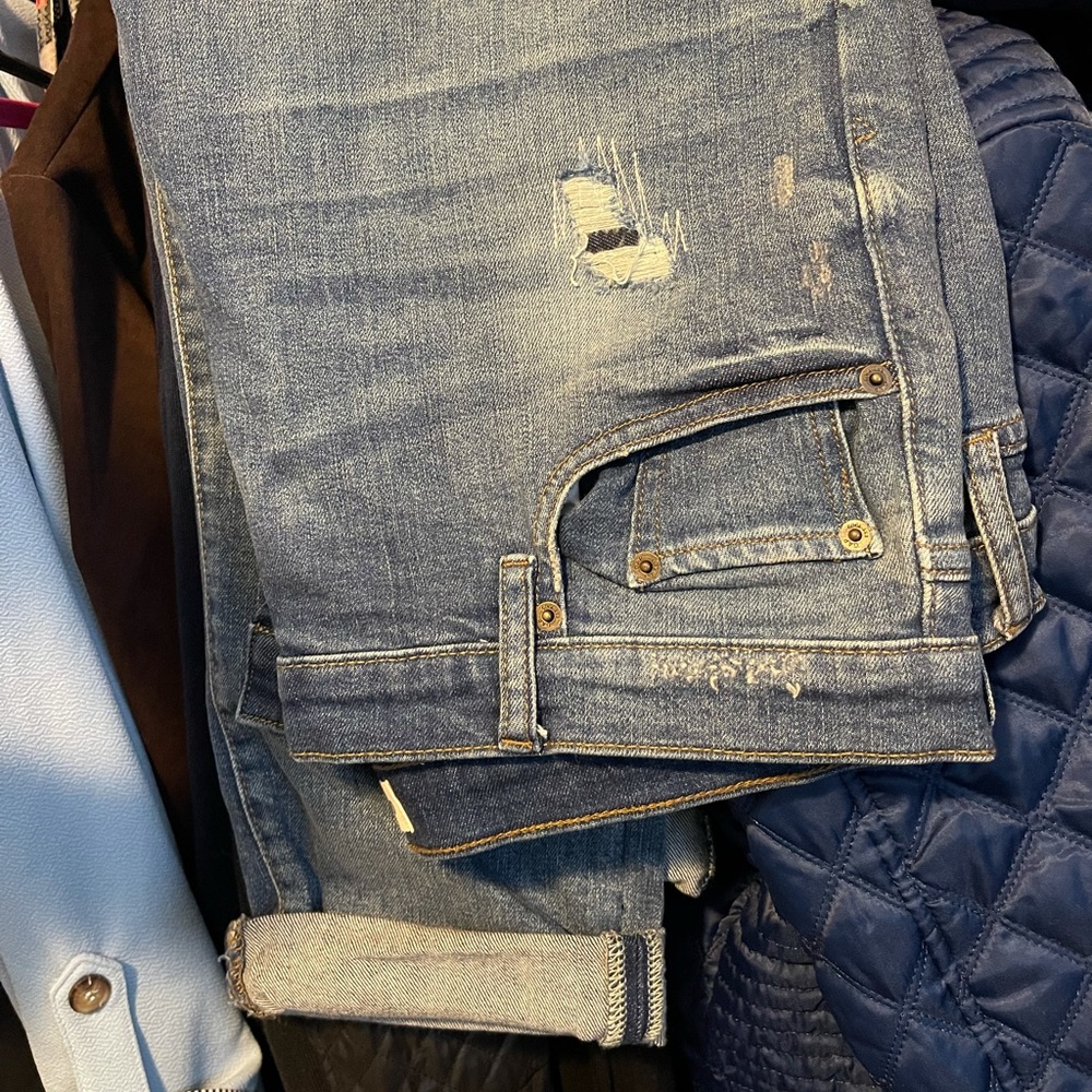 Gap girlfriend jeans 32 r like new